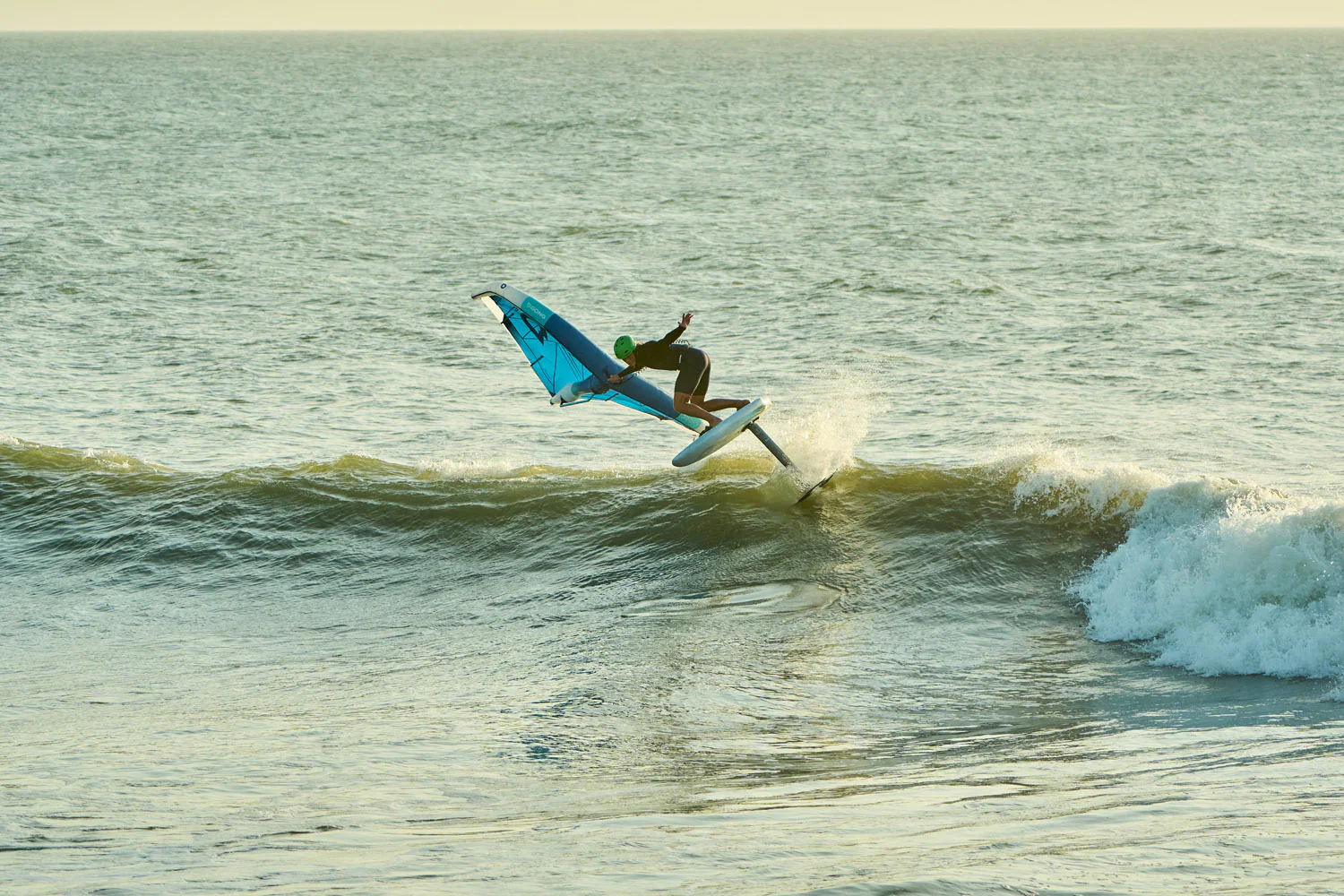 GONG | Wing Foil Board Cruzader Point FSP Pro - Image 36