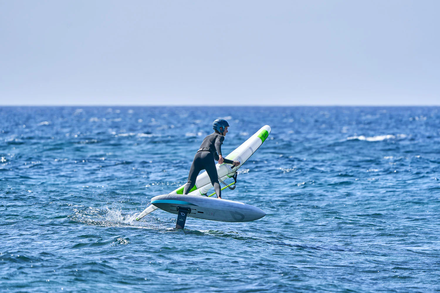 GONG | Wing Foil Board Cruzader Point LW FSP Pro - Image 38