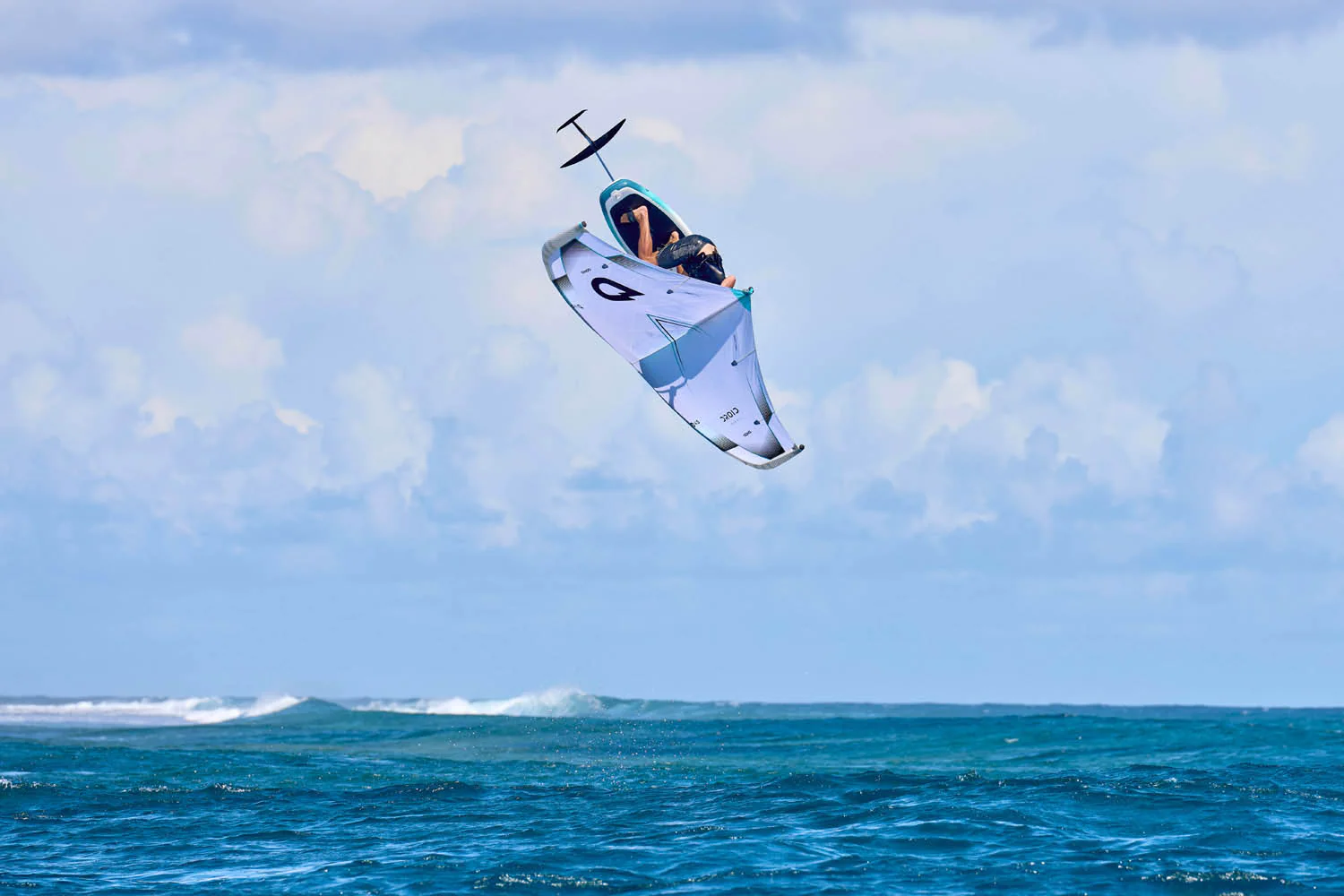 GONG | Wing foil Board Inflatable HIPE Diamond - Image 30